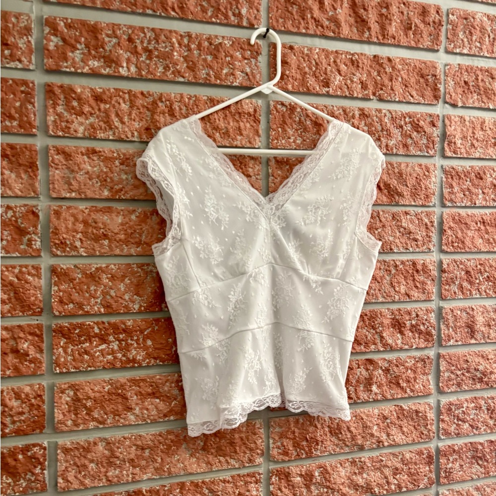 🌟 Elegant White Lace Women's Top - Picture 2 of 5